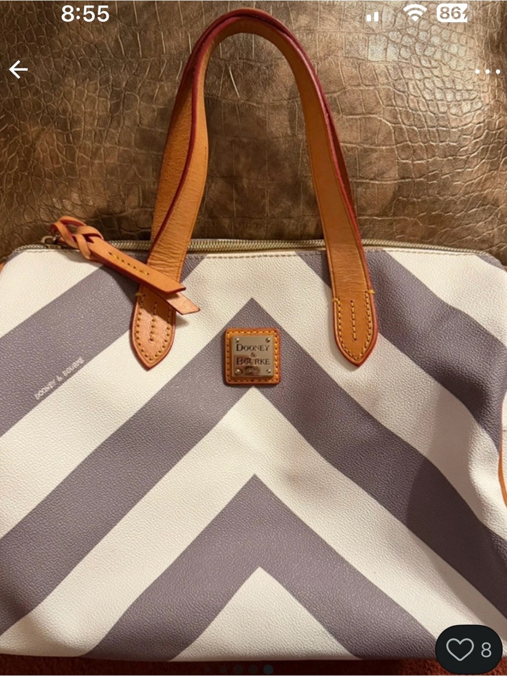 Dooney & Bourke White tand Gray Chevron Leather Satchel excellent condition